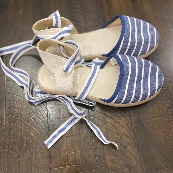 Shoes - Picture 3 of 3